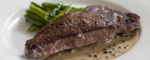 Steak au poivre vert