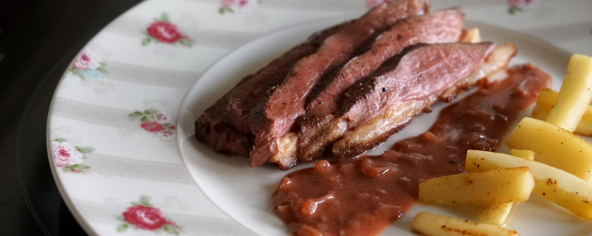 Steak d'autruche au poivre vert